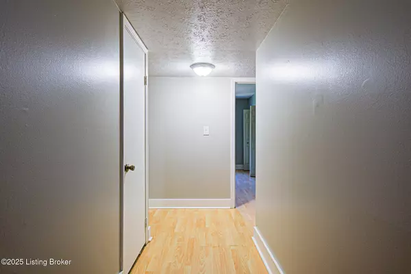 Louisville, KY 40206,726 Zorn Ave #5