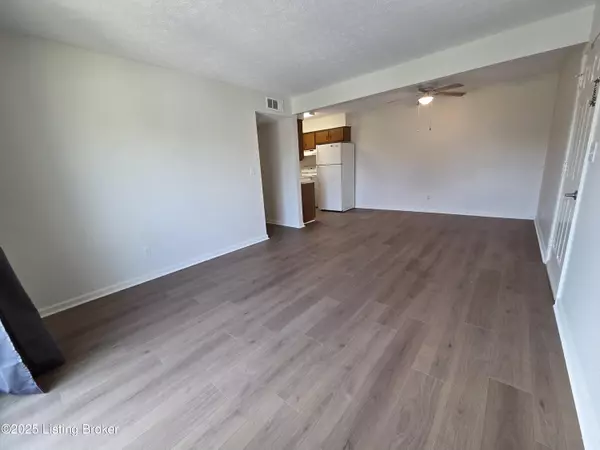 Mt Washington, KY 40047,179 Treva Dr #5