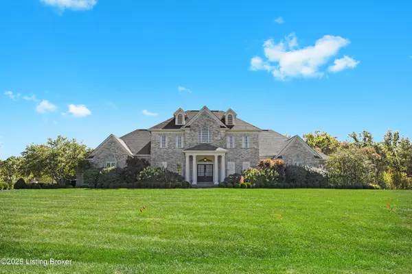 1211 Forest Trail Pl, Louisville, KY 40245