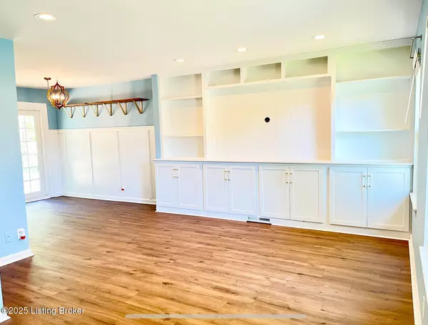 Louisville, KY 40243,12303 Brookgreen Dr