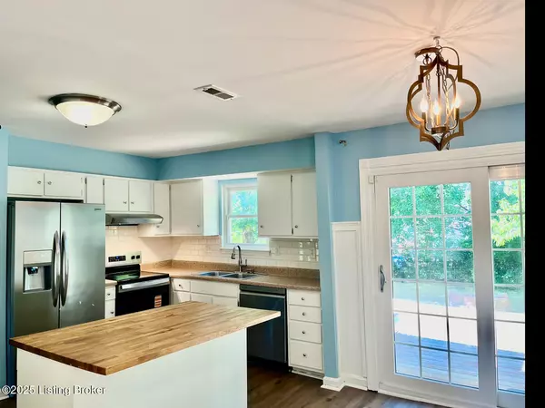 Louisville, KY 40243,12303 Brookgreen Dr