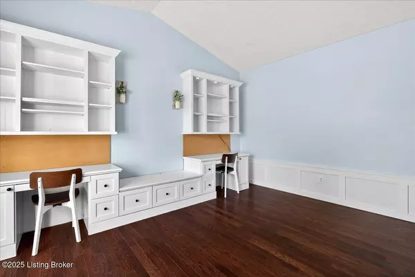 La Grange, KY 40031,2020 Cherry Creek Rd