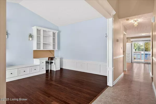 La Grange, KY 40031,2020 Cherry Creek Rd