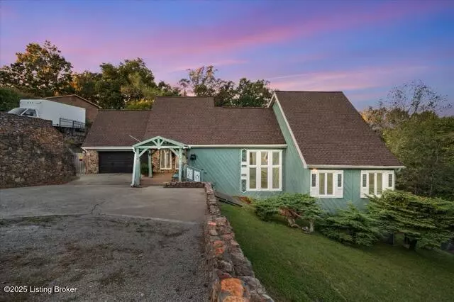 Louisville, KY 40272,2710 Windsor Forest Dr