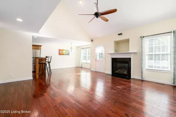 Louisville, KY 40258,6409 Triplett Woods Dr