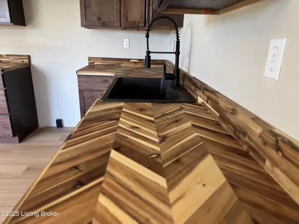 New Castle, KY 40050,773 Lagrange Rd