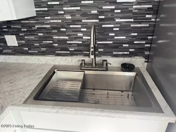 Milton, KY 40045,144 Greenbriar Rd