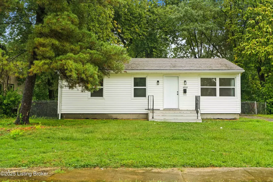 4909 Red Oak Ln, Louisville, KY 40218