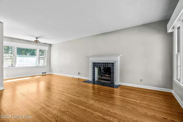 Louisville, KY 40207,3602 Hughes Rd