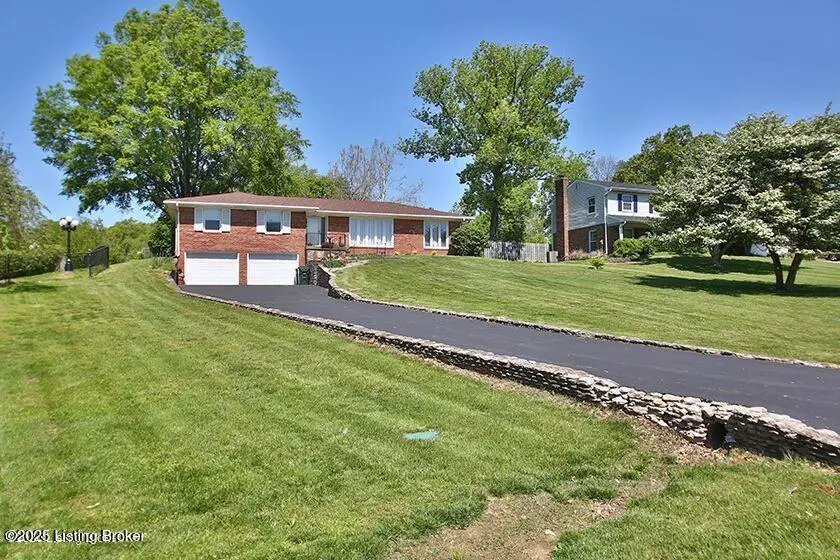 2403 Windsor Forest Dr, Louisville, KY 40272