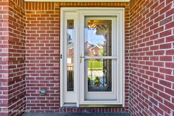 Louisville, KY 40291,10414 Buzzman Dr