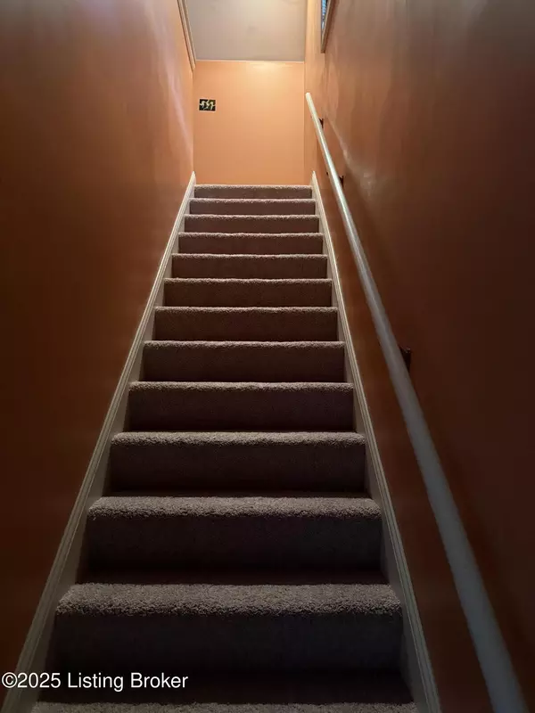 Shelbyville, KY 40065,3976 Shelbyville Rd #2