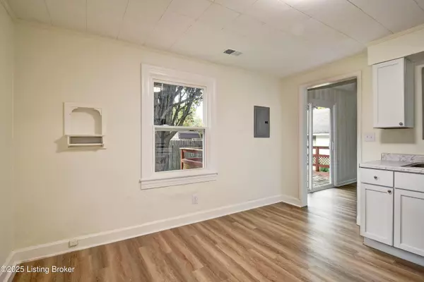 Louisville, KY 40258,8516 Thompson Ln