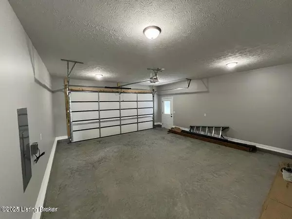 222 Open Meadow Dr, Bardstown, KY 40004