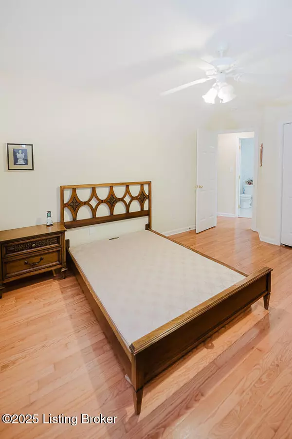 Louisville, KY 40222,4807 Whitekirk Ct