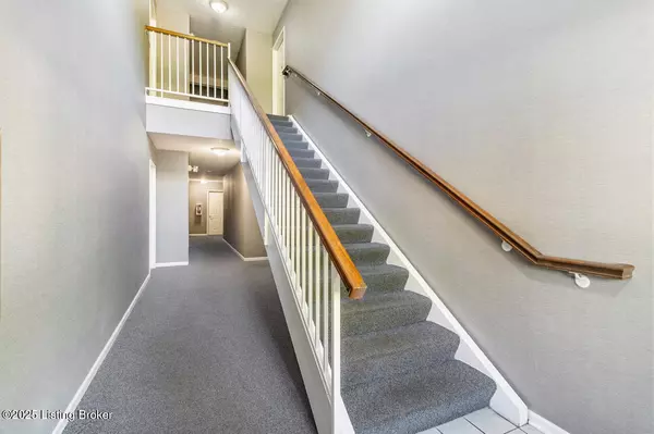 Louisville, KY 40241,10404 Southern Meadows Dr #202