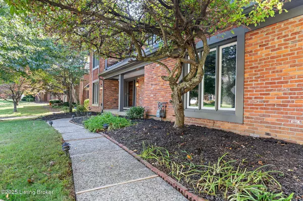 Louisville, KY 40223,9608 Bay Hill Dr