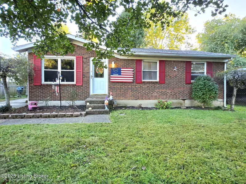 4704 John Law Ct, Louisville, KY 40272