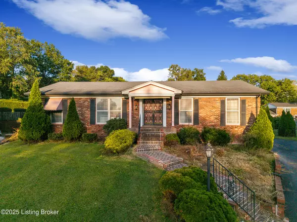 8909 Gonewind Ct, Jeffersontown, KY 40299