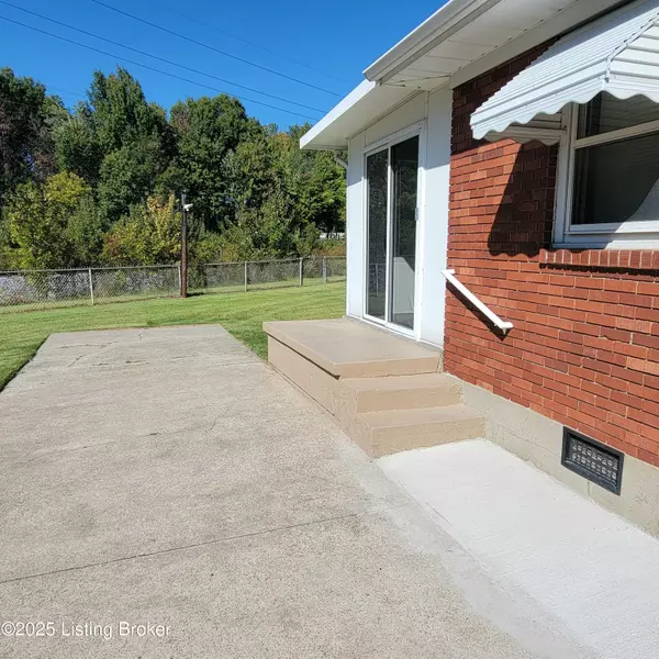 Louisville, KY 40216,5709 Undine Dr