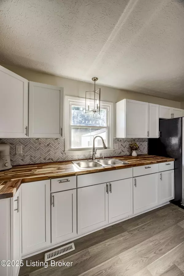 Elizabethtown, KY 42701,402 Duggins Drive