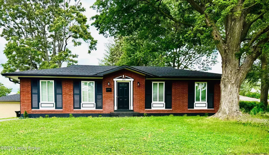 2401 Woodmont Dr, Louisville, KY 40220