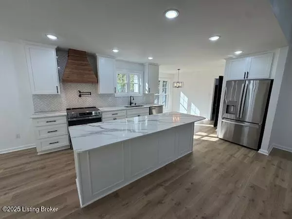 Louisville, KY 40243,805 Sandness Ct