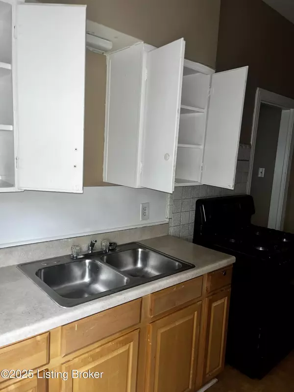 Louisville, KY 40212,4145 W Market St