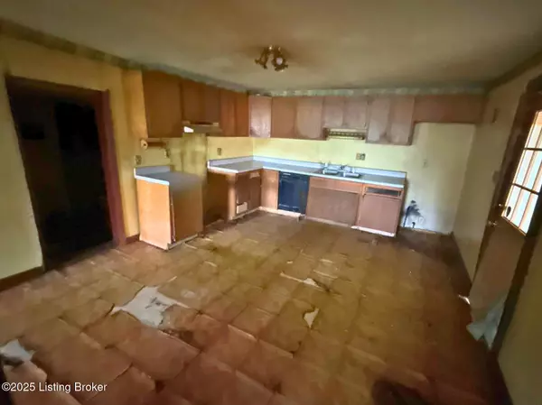 Coxs Creek, KY 40013,4995 Fairfield Rd