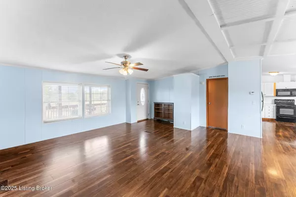 Brownsville, KY 42210,1690 Segal Rd