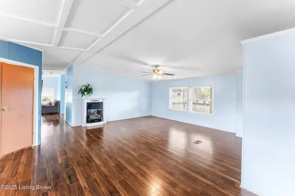 Brownsville, KY 42210,1690 Segal Rd