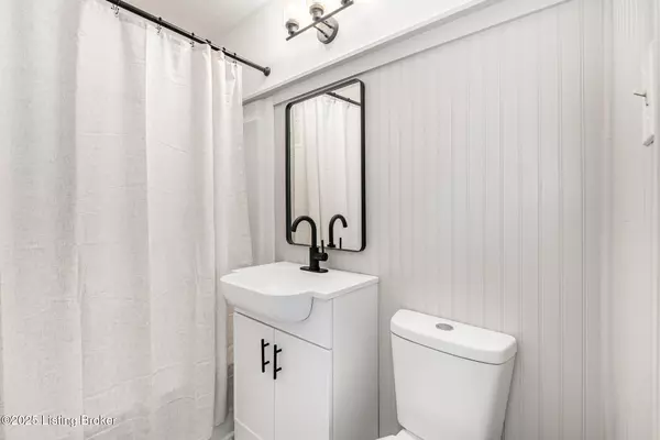 Elizabethtown, KY 42701,512 Village Dr