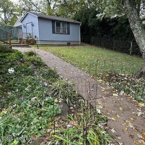 Louisville, KY 40228,6214 Green Manor Dr