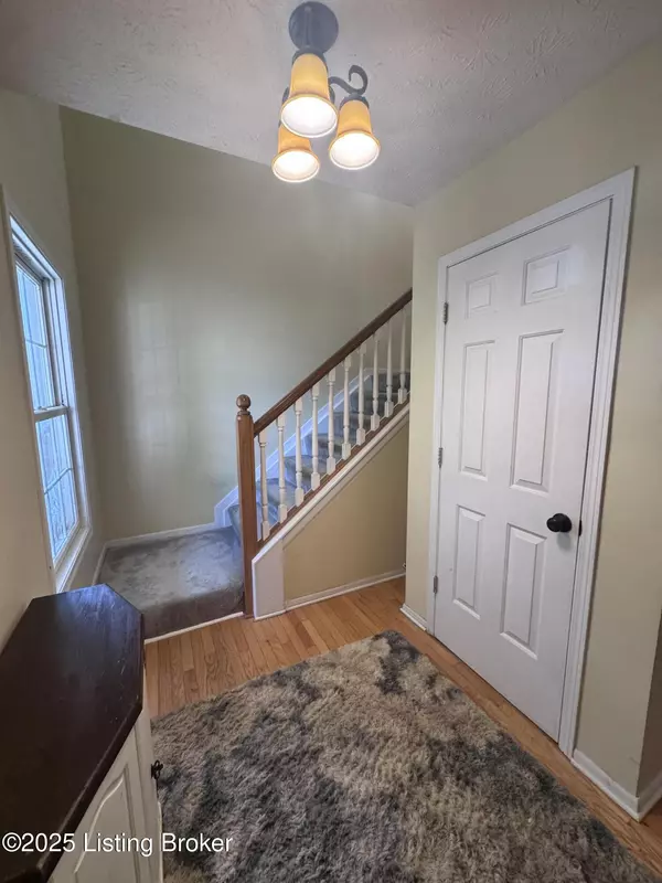 La Grange, KY 40031,2027 Cherrywood Dr