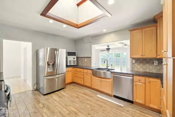 Lyndon, KY 40222,8803 Whipps Mill Rd