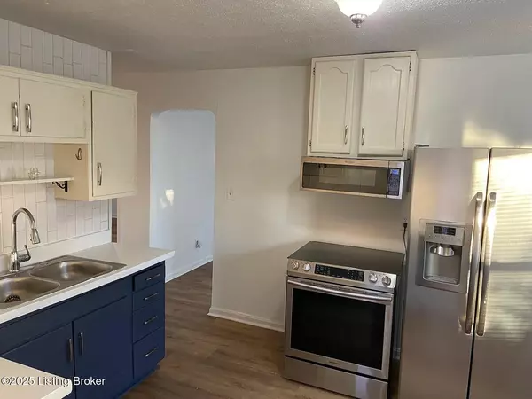 Louisville, KY 40272,13206 Ashlawn Dr