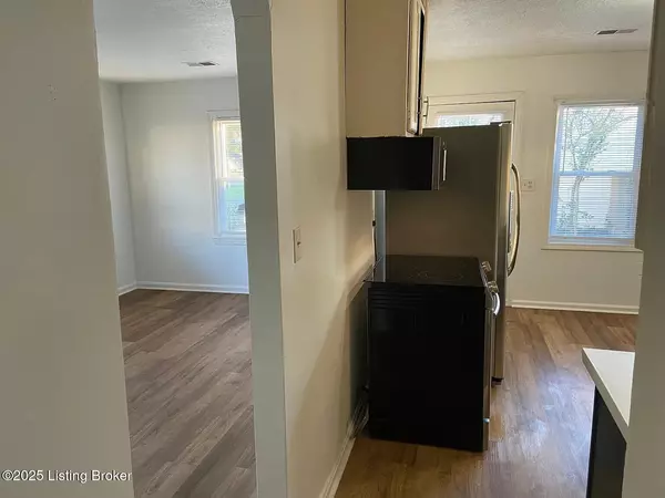 Louisville, KY 40272,13206 Ashlawn Dr