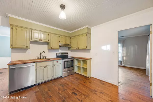 Lyndon, KY 40222,8006 Deronia Ave