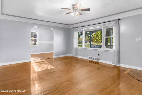 3409 Lees Ln, Louisville, KY 40216