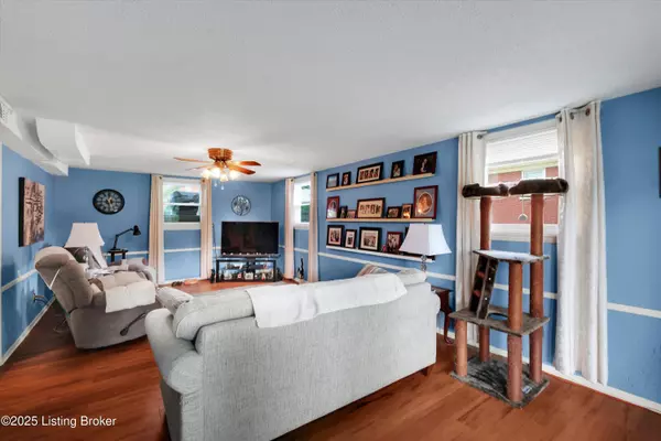 Louisville, KY 40272,9816 Lakewood Dr