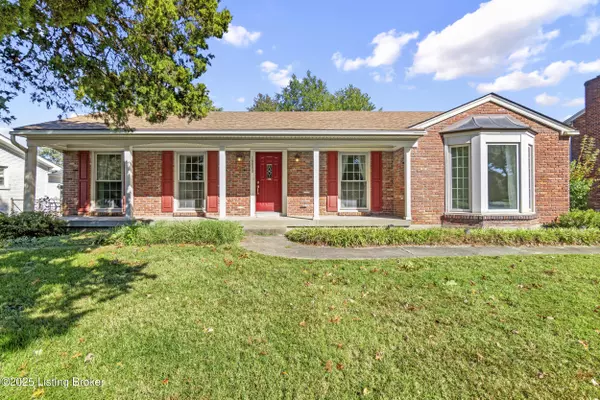 10803 Helmsdale Ln, Douglass Hills, KY 40243