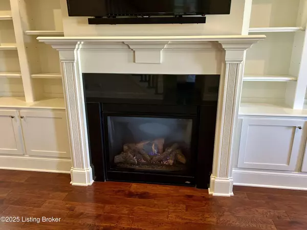 Prospect, KY 40059,11008 Kings Crown Dr