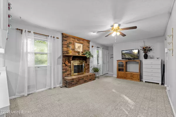 Louisville, KY 40214,7910 Oswego Cir