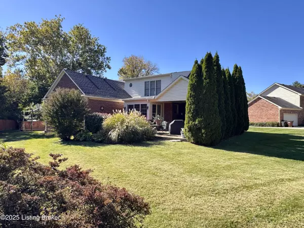 Louisville, KY 40207,6107 Windrow Pl