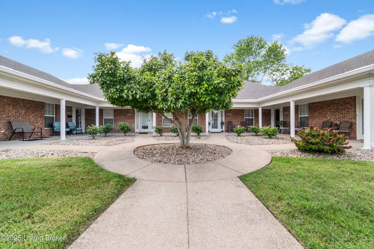 Louisville, KY 40219,8503 Applegate Village Dr