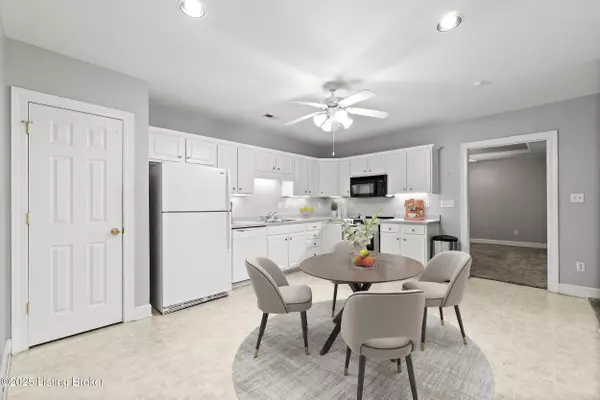 Louisville, KY 40219,8503 Applegate Village Dr