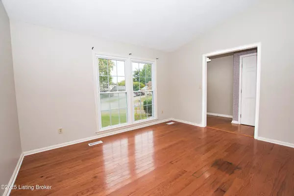 Louisville, KY 40220,8006 Autumn Leaf Ct