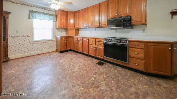 Louisville, KY 40214,110 Seneca TRL