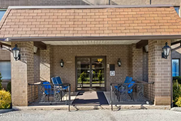 Louisville, KY 40220,3030 Breckenridge Ln #514