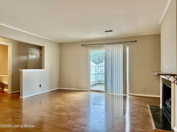 Louisville, KY 40223,212 La Fontenay Ct